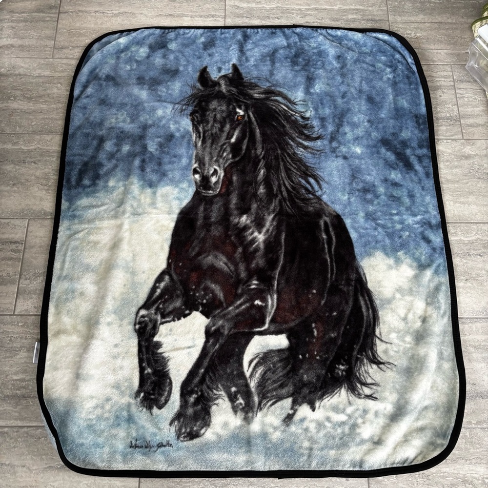 Black Horse Print Throw Blanket